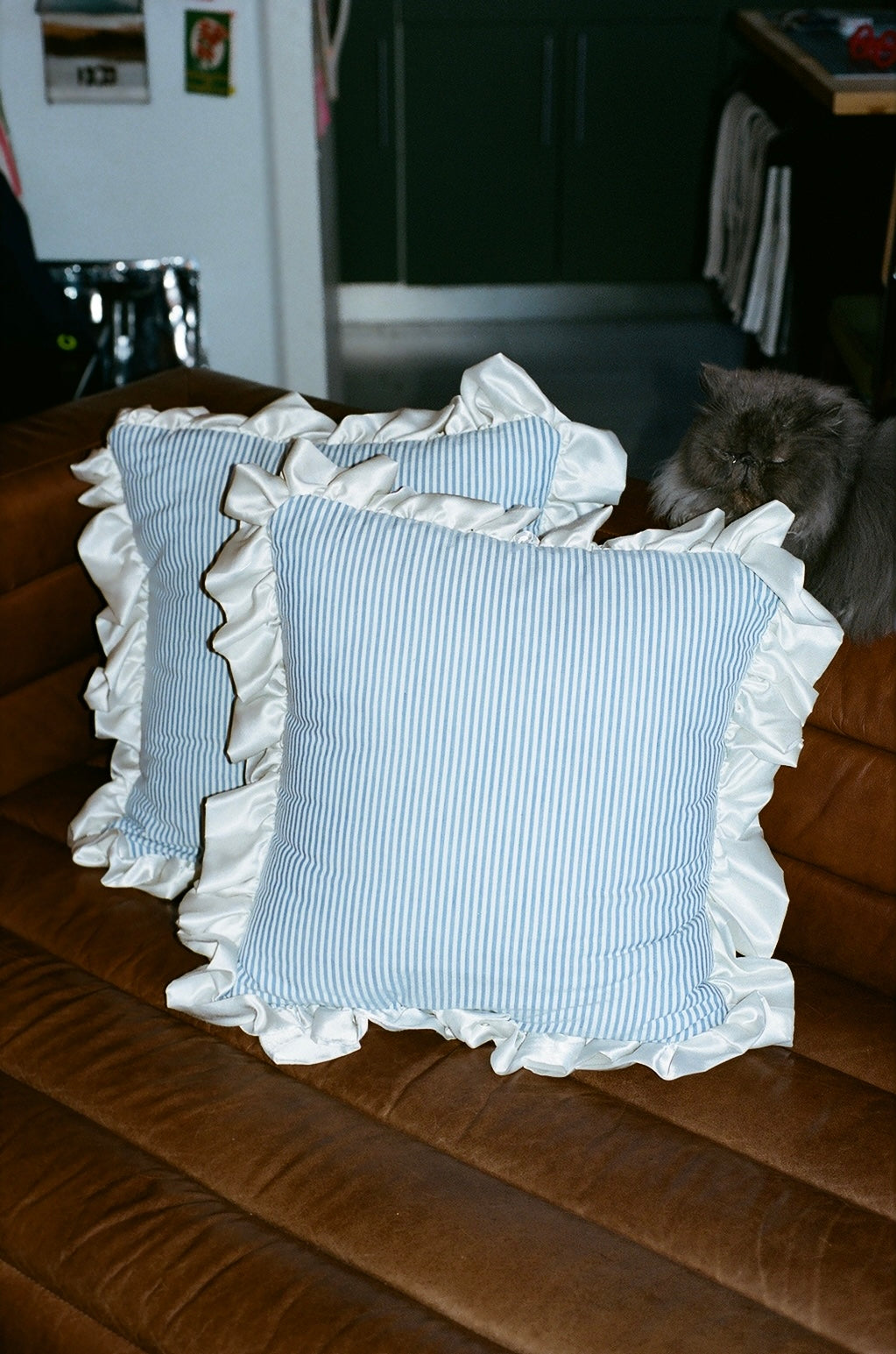 Searsucker Ruffle Pillow Set