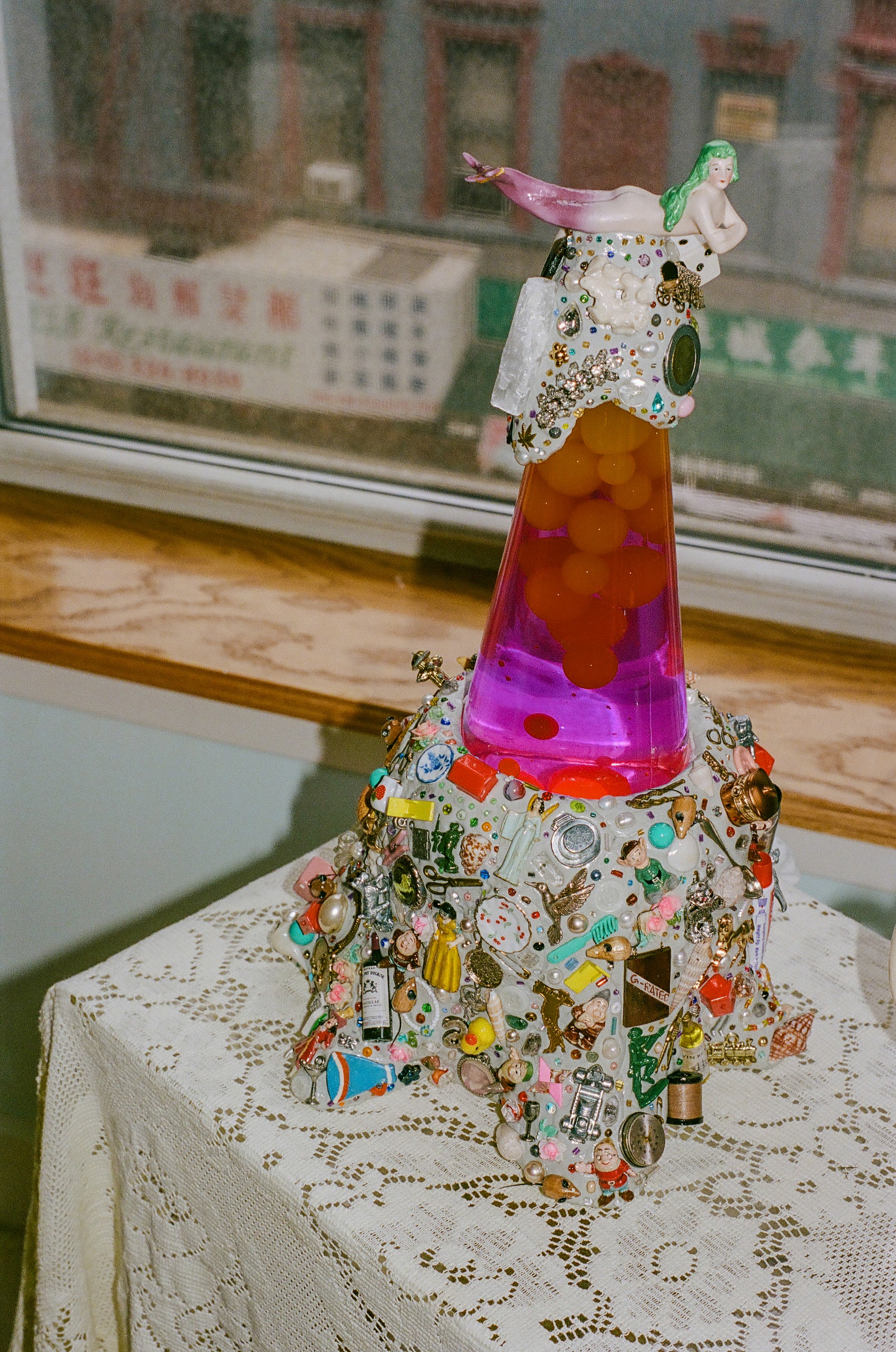 WORDS HOLD TIGHT TO THINGS Groove Tube