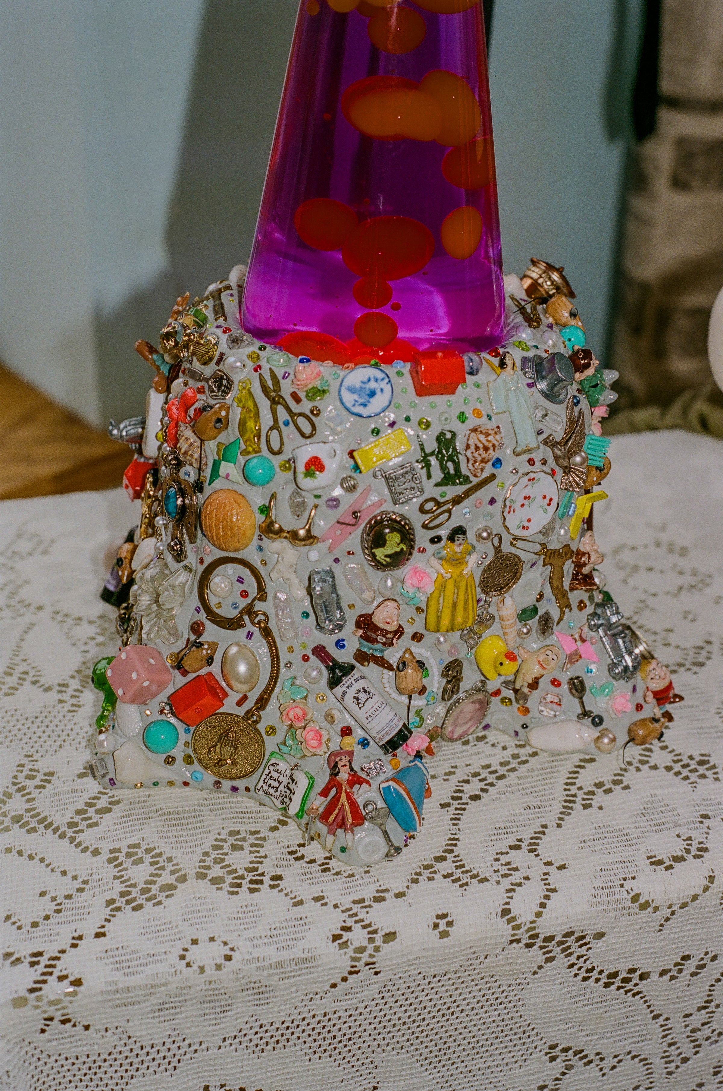 WORDS HOLD TIGHT TO THINGS Groove Tube