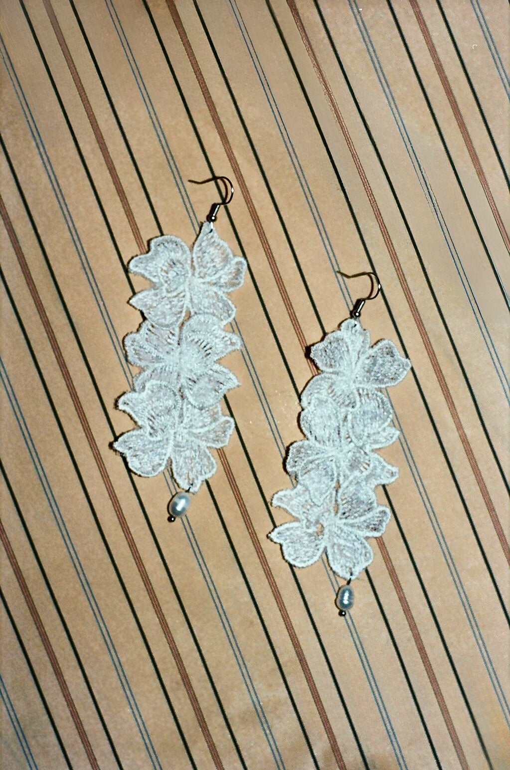 Lace Applique Pearl Earrings