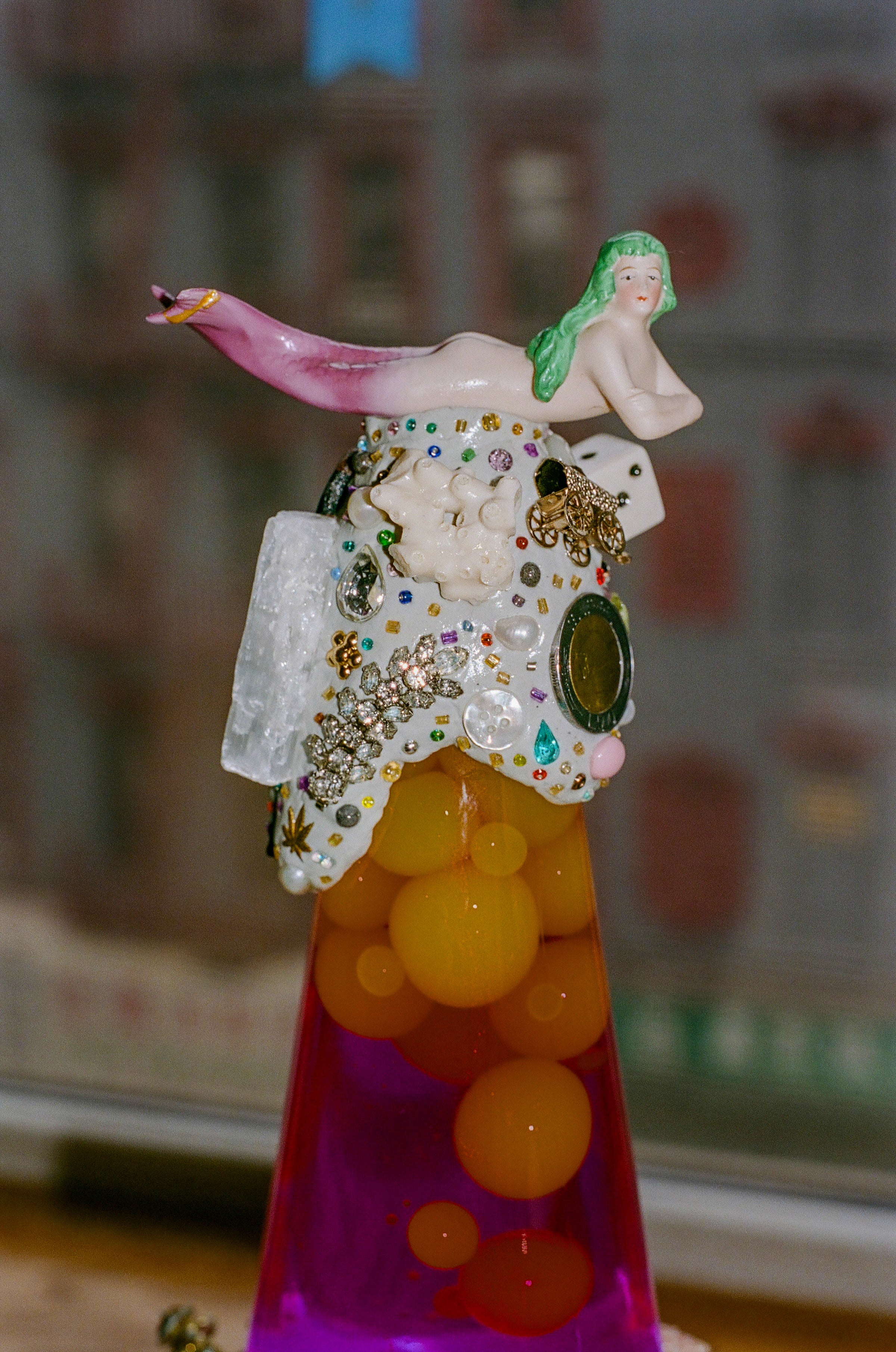 WORDS HOLD TIGHT TO THINGS Groove Tube